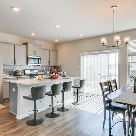 2 Mi To Dtwn Frederick Updated Townhome